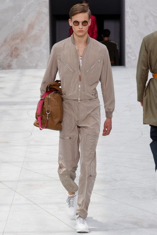 Louis Vuitton / - 2015